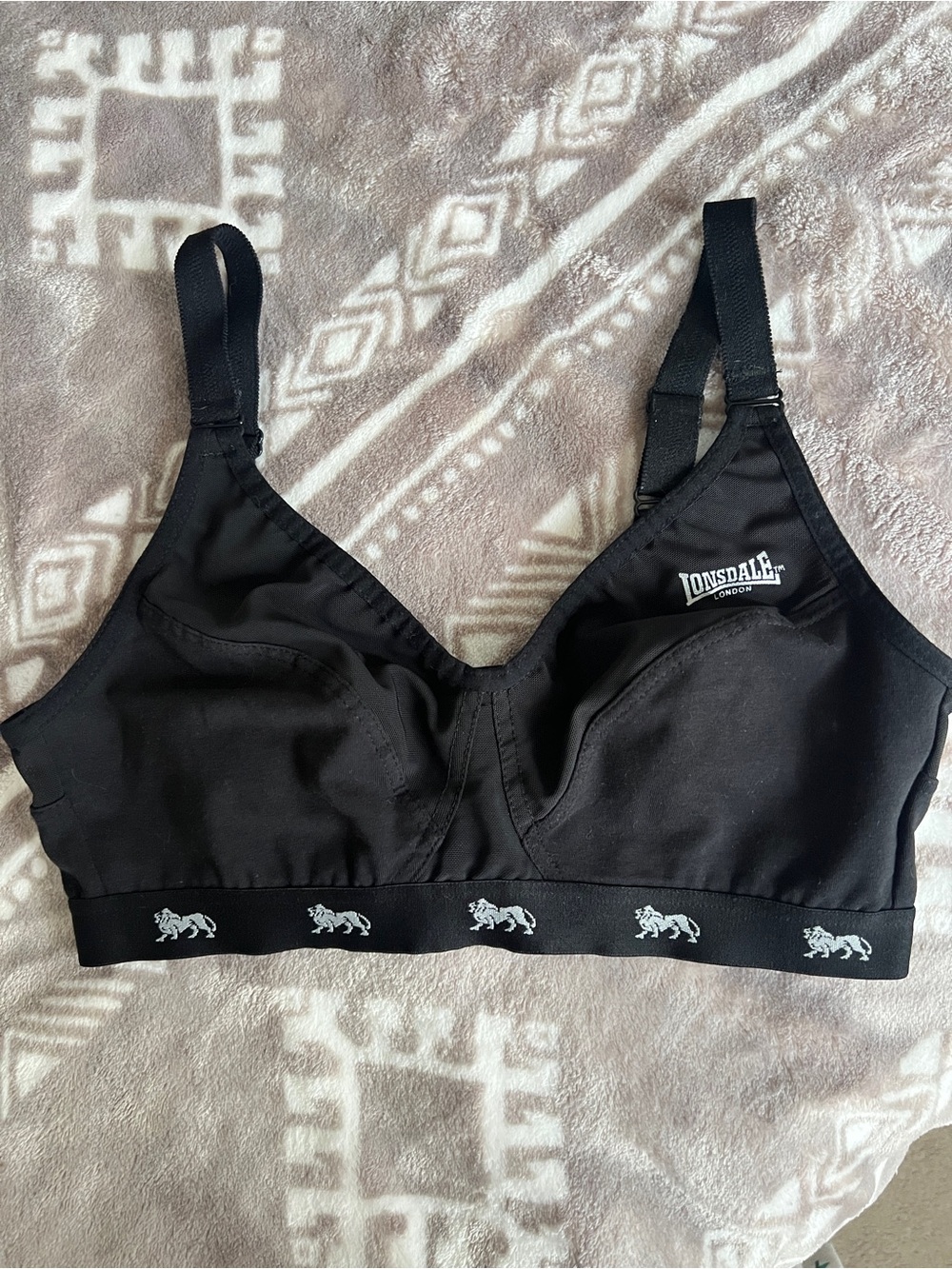 Lonsdale London Black Wireless Sports Bra